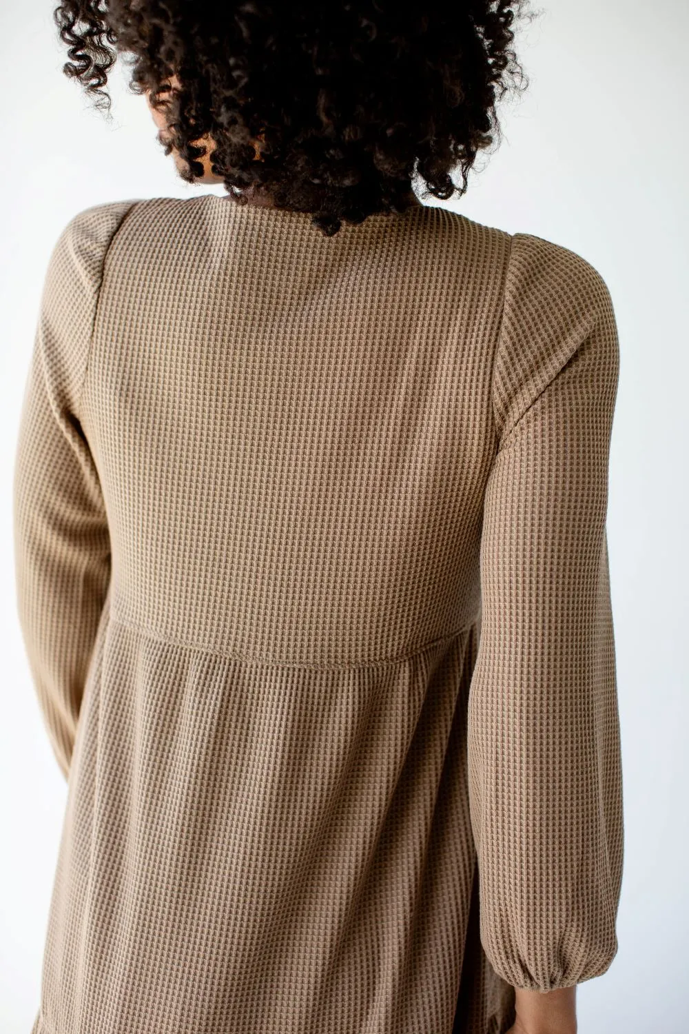 'Demi' Quarter Sleeve Waffle Knit Tiered Midi Dress in Mocha